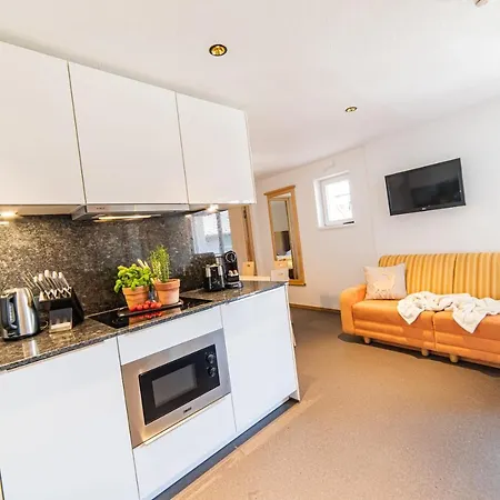 Hochland Gmbh 4*