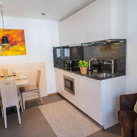 Hochland Gmbh 4*