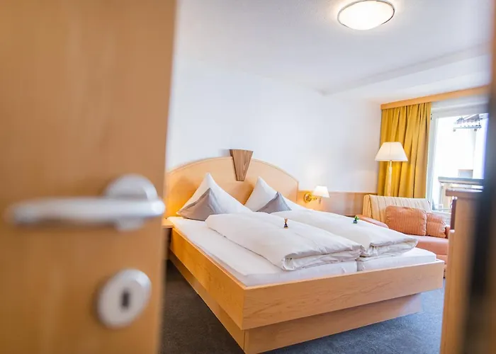 Апартаменты Hochland Gmbh Наудерс