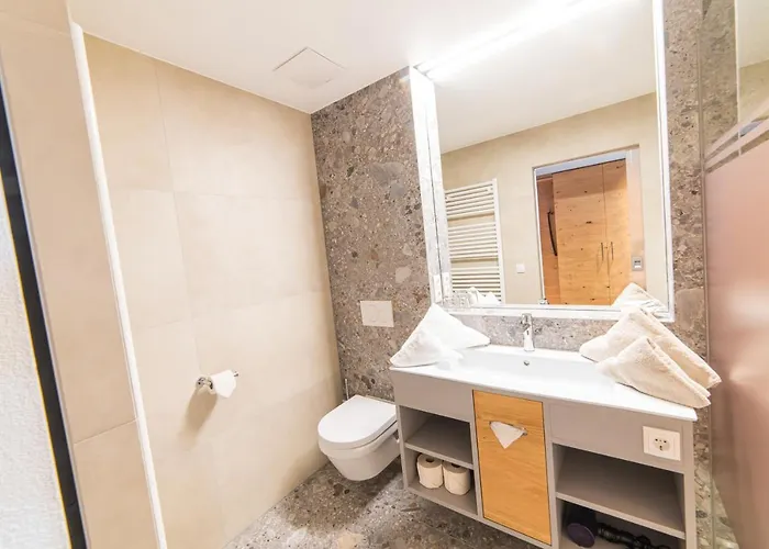 Hochland Gmbh Апартаменты 4*